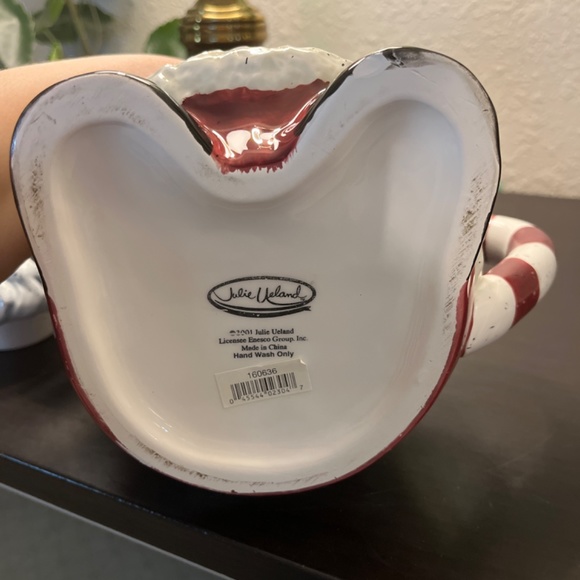 🎅🏻 2001 Julie Ueland ceramic Santa teapot. Manufacture by Enesco - Picture 5 of 6